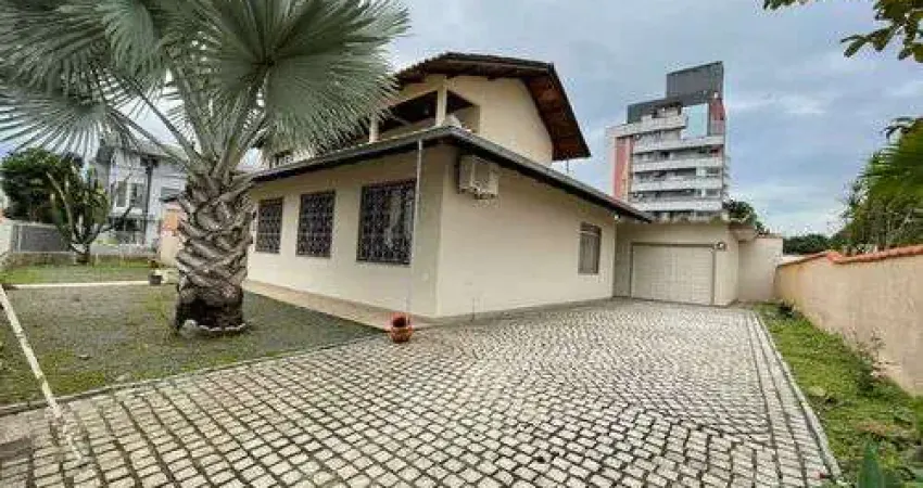 Casa 3 quartos para venda no bairro Anita Garibaldi em Joinville