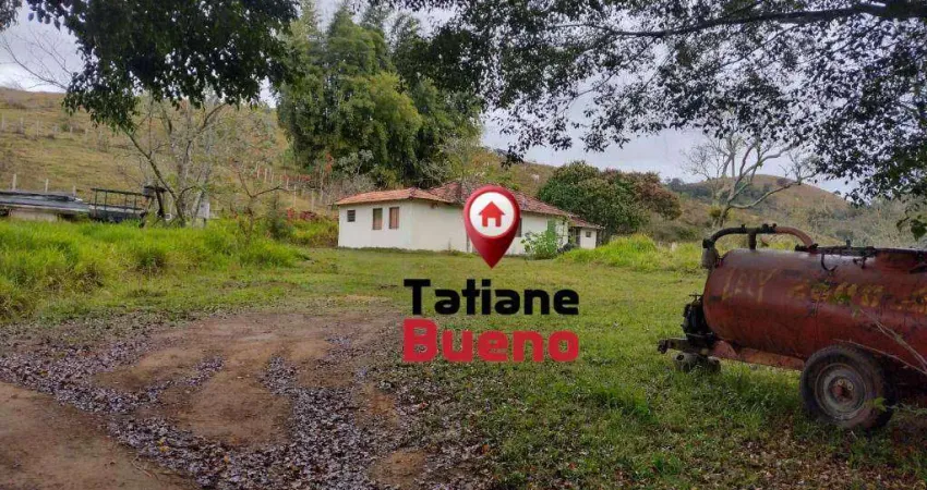 Chácara com 4 dormitórios à venda, 217 m² por R$ 2.000.000 - Jardim Colônia - Jacareí/SP