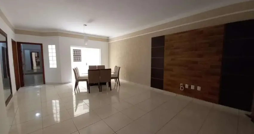 Casa para Venda em Uberlândia, Alto Umuarama, 3 dormitórios, 1 suíte, 2 banheiros, 3 vagas