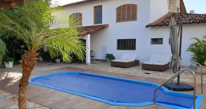 Casa para Venda em Uberlândia, Patrimônio, 5 dormitórios, 2 suítes, 2 banheiros, 6 vagas