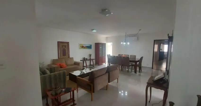 Casa para Venda em Uberlândia, Copacabana, 3 dormitórios, 1 suíte, 1 banheiro, 3 vagas