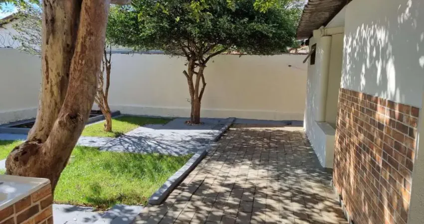 Casa para Venda em Uberlândia, Patrimônio, 3 dormitórios, 1 suíte, 1 banheiro, 3 vagas