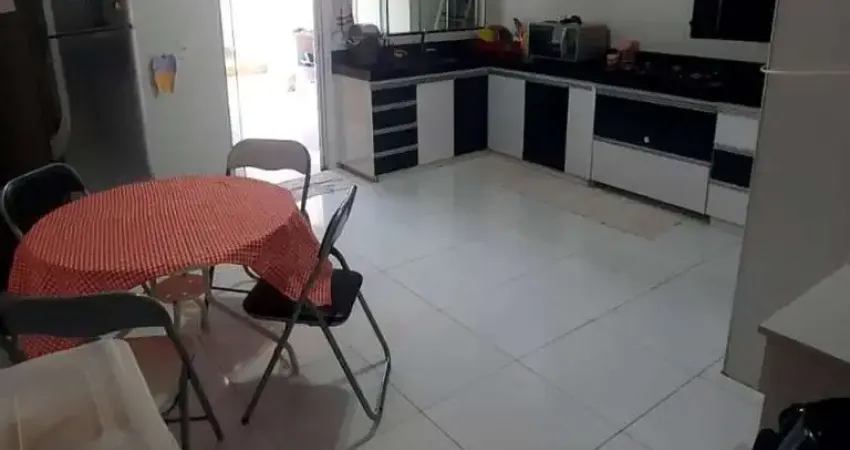 Casa para Venda em Uberlândia, Segismundo Pereira, 3 dormitórios, 1 suíte, 1 banheiro, 4 vagas