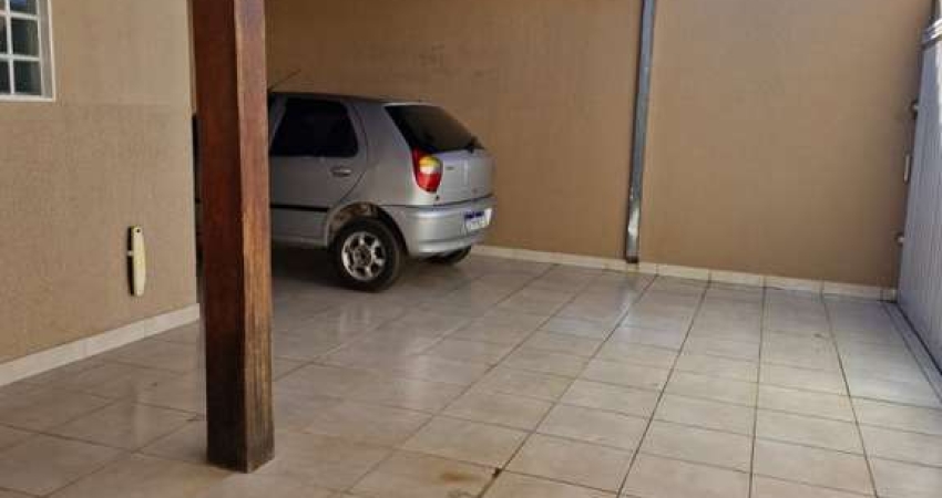 Casa para Venda em Uberlândia, Nova Uberlândia, 3 dormitórios, 2 suítes, 1 banheiro, 2 vagas