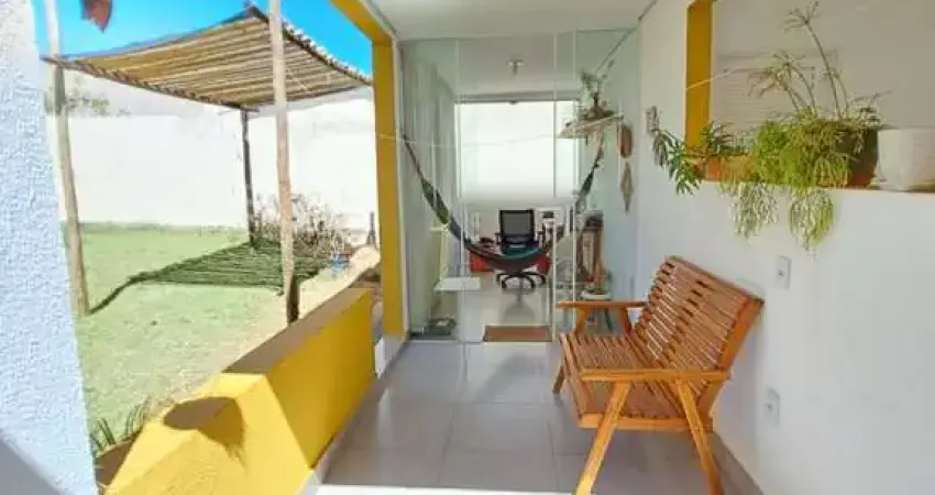 Casa para Venda em Uberlândia, Santa Mônica, 3 dormitórios, 1 suíte, 1 banheiro, 2 vagas