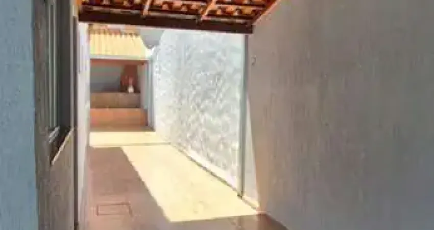 Casa para Venda em Uberlândia, Jardim Patrícia, 3 dormitórios, 1 suíte, 1 banheiro, 3 vagas