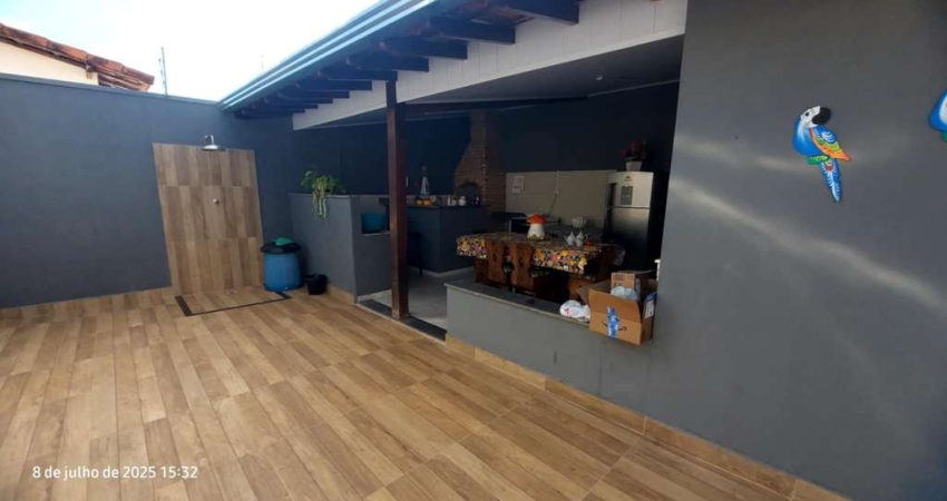 Casa para Venda em Uberlândia, Jardim Patrícia, 3 dormitórios, 1 suíte, 1 banheiro, 3 vagas