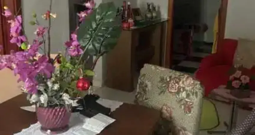 Casa para Venda em Uberlândia, Luizote de Freitas, 3 dormitórios, 1 banheiro, 2 vagas