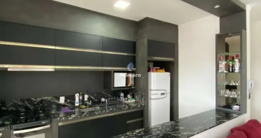 Apartamento 3 quartos 1 suíte 1 vaga de garagem Semimobiliado Centro