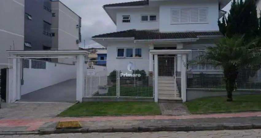 Casa com 3 quartos à venda na Rua Vereador Cyro Bacha, 125, Comerciário, Criciúma