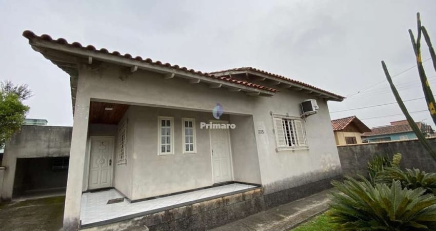 Casa com 3 quartos sendo 1 suíte