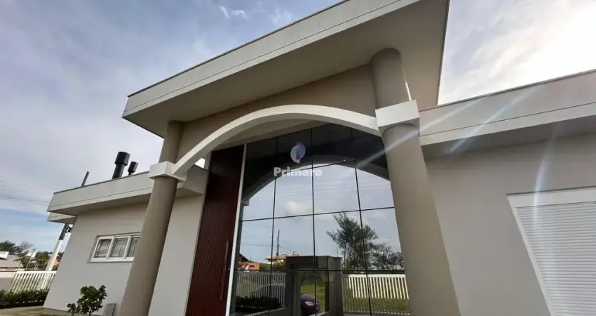 Casa 3 quartos, sendo 3 suítes no Baln. Rincão