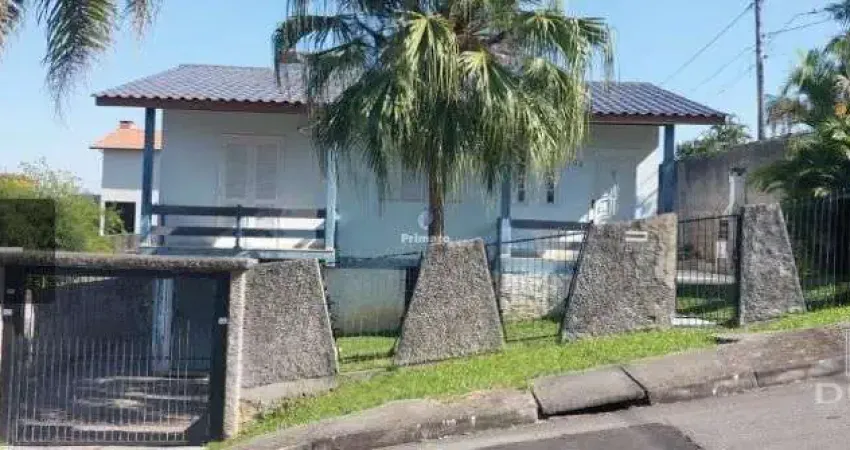 Casa 03 dormitórios no Jardim Maristela em Criciúma