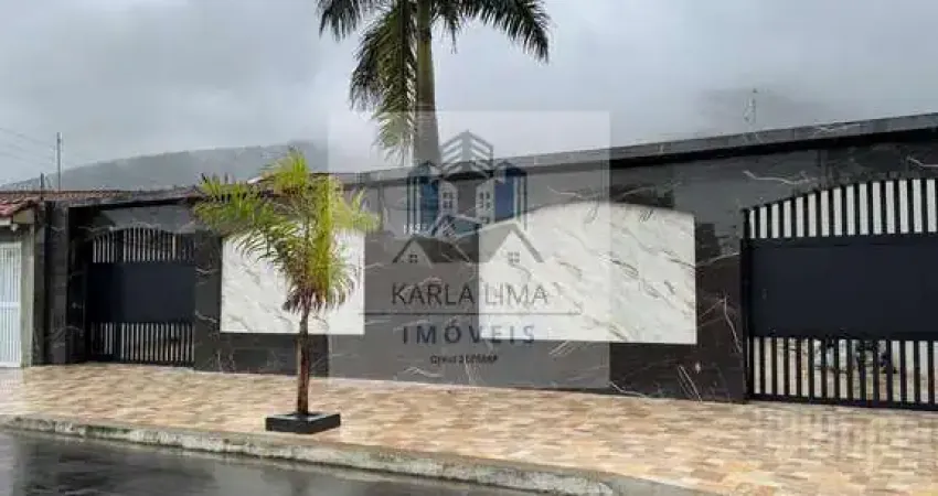 Vende-se casa reformada com 04 dormitórios sendo 01 suíte, 06 vagas, e 01 edícula. em solemar  -  praia grande