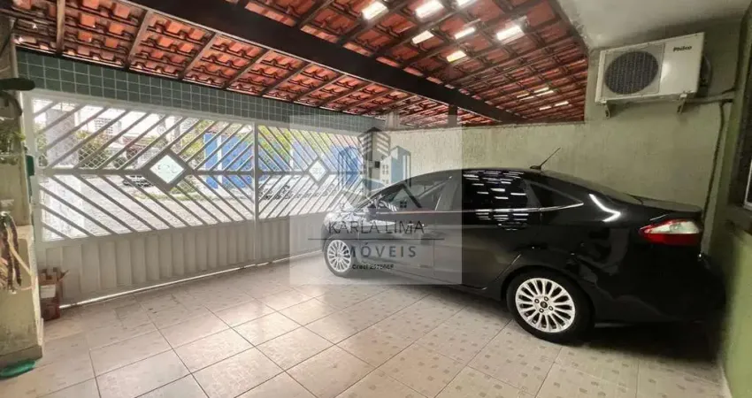 Sobrado à venda com 03 Dormitórios, 01 Suíte, 03 Wc, 02 Vagas, em Vila Caiçara - Praia Grande