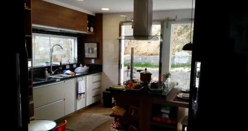 Casa com 5 quartos à venda, 672 m² por r$ 1.600.000 - badu - niterói/rj