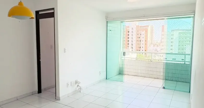No bessa, 3 quartos sendo 1 suíte -  varanda com vista livre • 73m² • nascente sul