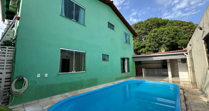 CASA DUPLEX DE ESQUINA COM 3 SUÍTES E PISCINA NO P10