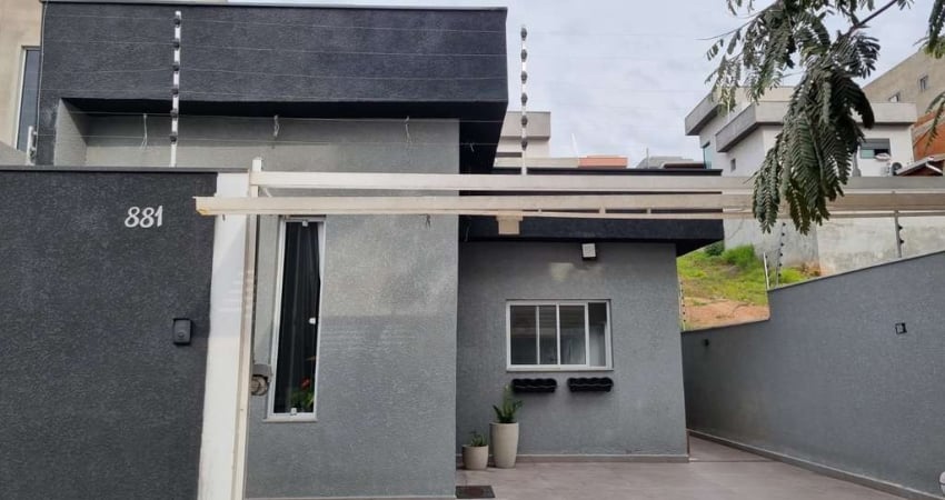 Belíssima residência térrea de 3 dormitórios a venda no portal dos Ipês 3