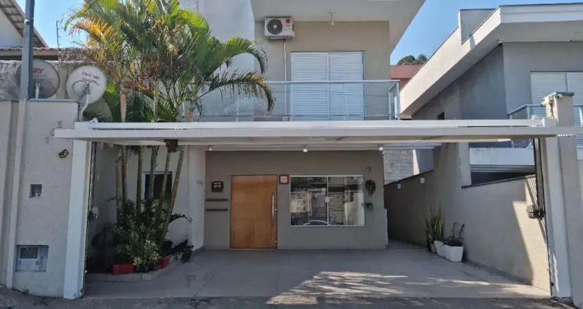 Belissima residencia de 3 dorm e 1 suíte com closet e planejados no portal 3