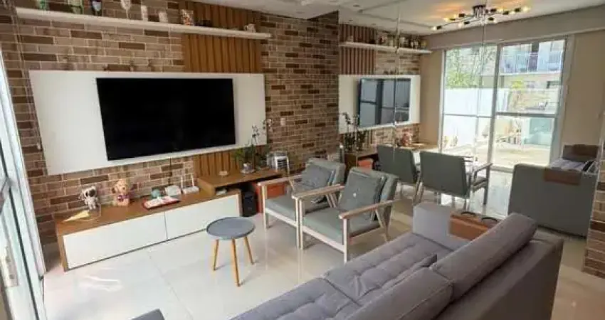 Maravilhosa residência de 2 dorm, com planejados, no condominio dos pássaros