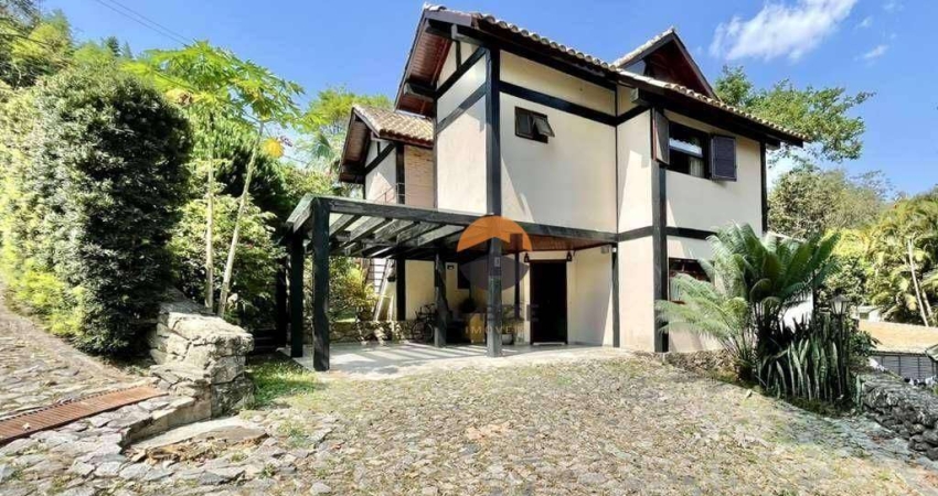 Casa - 3 Dormitórios - Condominio Fazendinha - Granja Viana - SP
