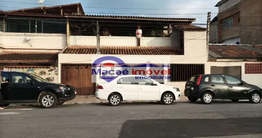 Casa com 4 quartos à venda na Rua Nova Aurora, 38, Centro, Macaé