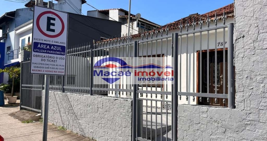Casa Comercial em Centro  -  Macaé
