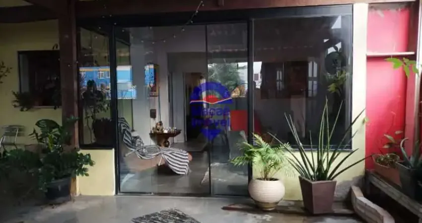 Casa com 4 quartos à venda na Rua Nova Aurora, Centro, Macaé