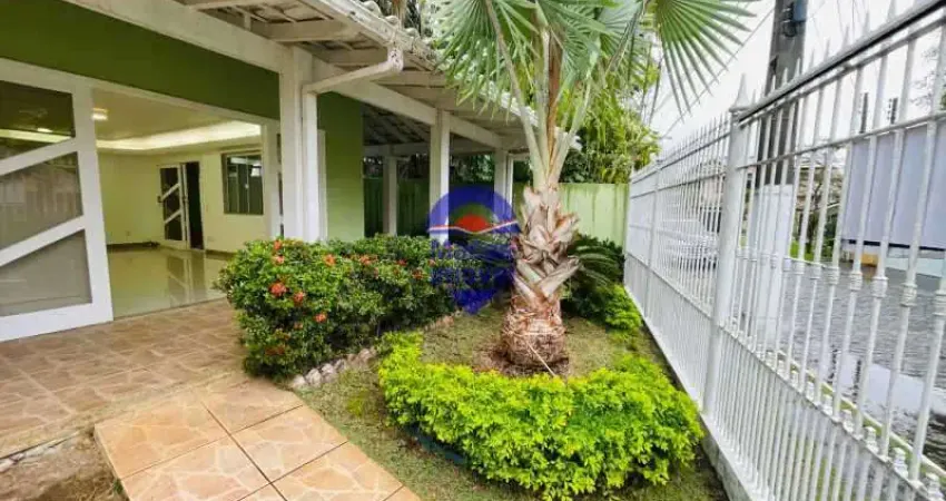 Casa em condomínio fechado com 4 quartos à venda na Rua Aquarius, Barra de Macaé, Macaé