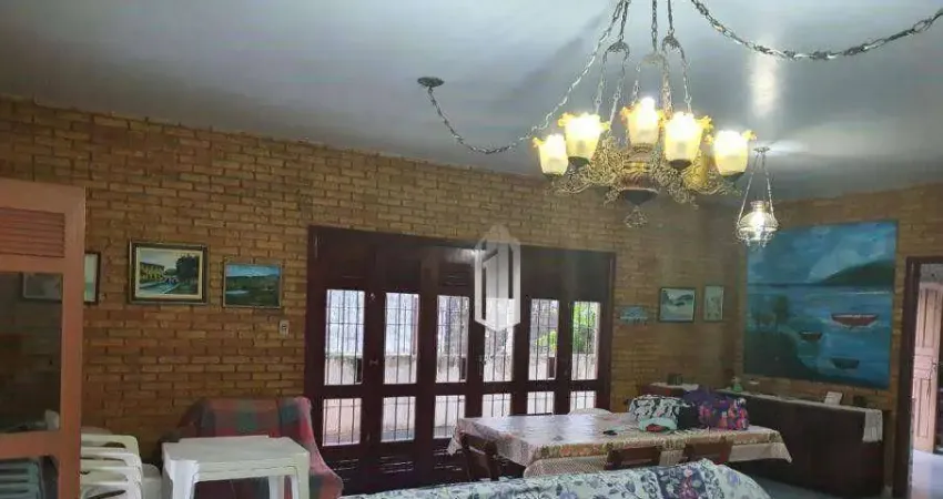 Casa a 200 metros da praia do Itaguá, 300 m² - R$ 1.310.000- Ubatuba