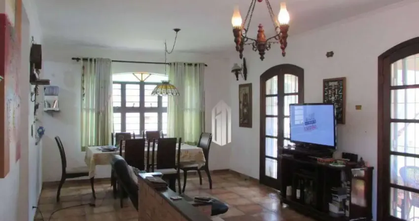 Invista na Praia do Lázaro: Casa Exclusiva com Piscina e Segurança Total