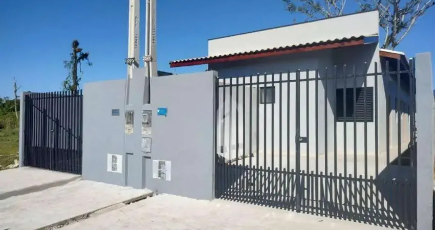 Casa à venda em Balneário dos Golfinhos, Caraguatatuba-SP