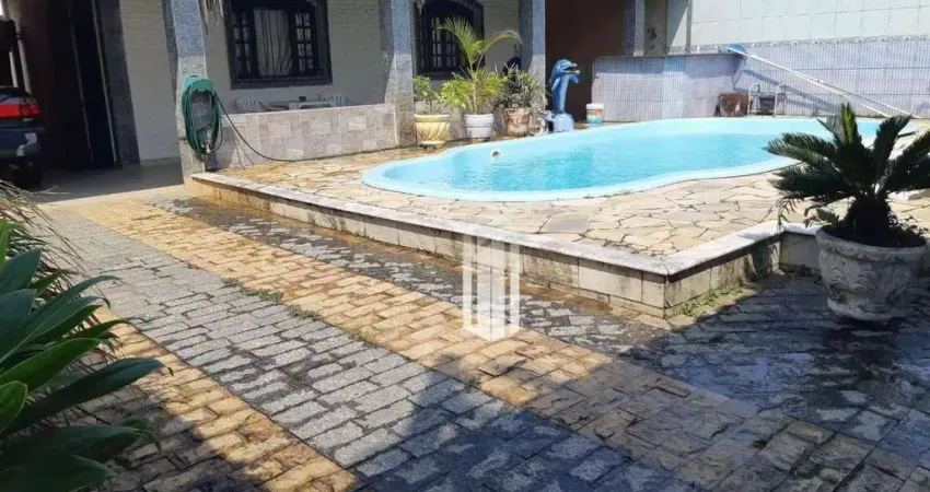 Casa com Piscina à venda no Pontal Santa Marina - Caraguatatuba/SP