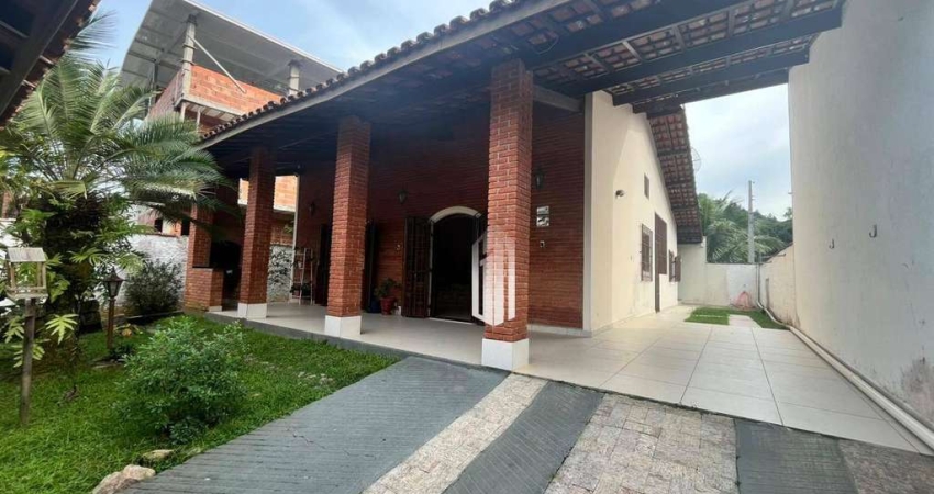 Casa com 3 dormitórios à venda, 150 m² por R$ 700.000,00 - Perequê-Mirim - Ubatuba/SP