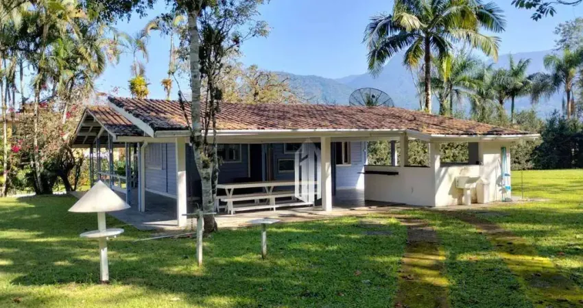 Casa com 200 m2, 995 m2 de terreno- mar verde - caraguatatuba/sp