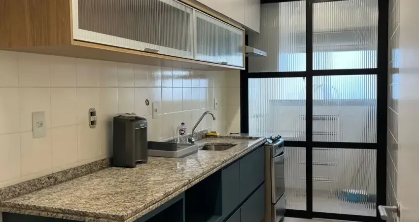 LOCAÇÃO - APART.  RECÉM REFORMADO 2  DORM. COM VAGA - SANTA CECILIA