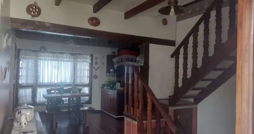 ALUGA - Comercial : Casa Térrea Estilo Colonial Europeu - Ideal para 'Empresas ou Organizações'