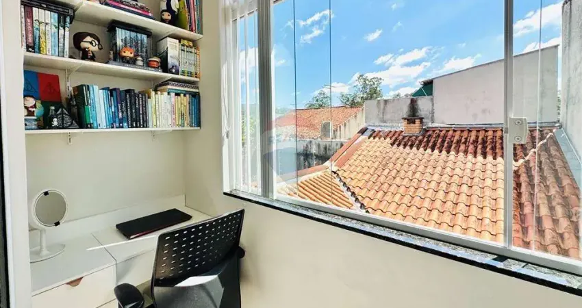 Sobrado com 2 dormitórios e amplo quital gourmet privativo.