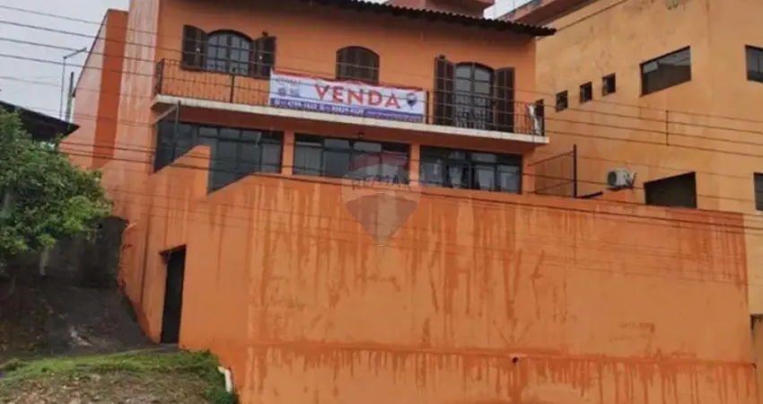 Belíssimo Sobrado em Mogi das Cruzes/Vila Suissa - 4 vagas e 4 dormitórios