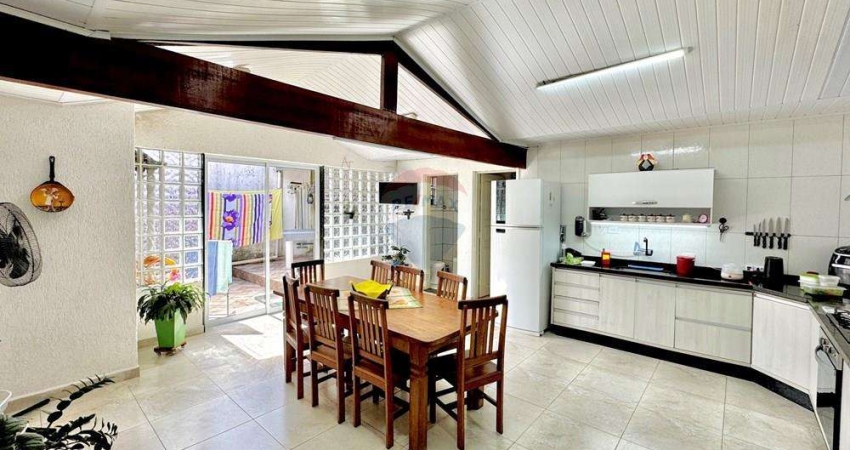 Casa Térrea com  4 dormitórios e garagem para 2 carros... Excelente Oportunidade - Não Perca, venha conferir!!