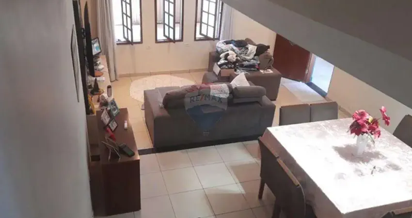 Sobrado com 3 dormitorios e 1 suite com 2 vagas de garagem - Resid Santo Andre