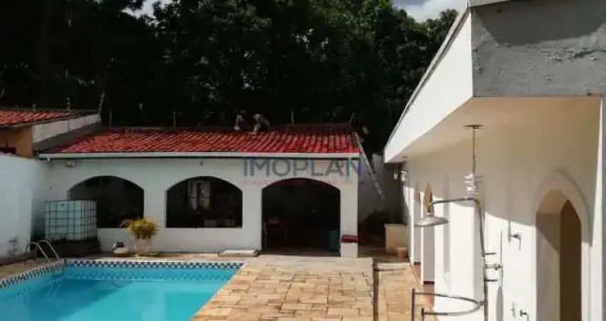 Casa á venda com 415 m²  bem localizada em atibaia - sp - vila giglio