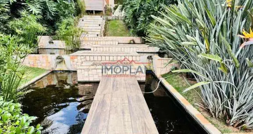 Casa à venda com 4 suítes em condomínio
