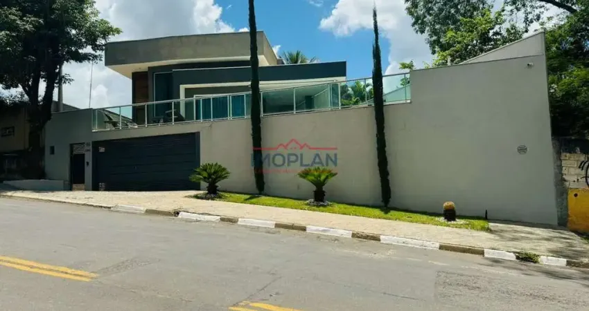 Casa à Venda em Excelente Localização com 3 suítes em Atibaia