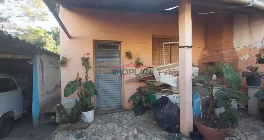 Casa à venda com 2 Dormitórios no Centro - Atibaia/SP
