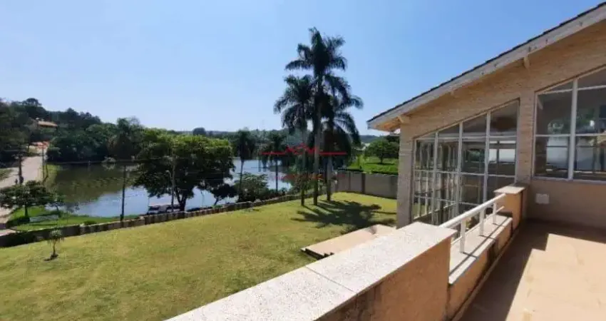 Mansão no Condominio Palavra da Vida com vista para o lago!