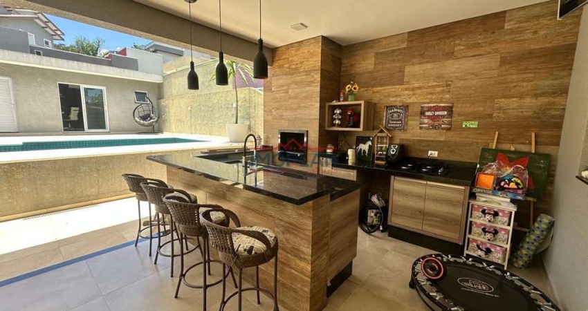 SOBRADO EM CONDOMINIO COM 4 SUÍTES