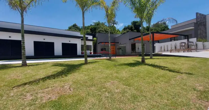 Linda casa à venda térrea 250 m² com piscina  em  condomínio fechado em Atibaia