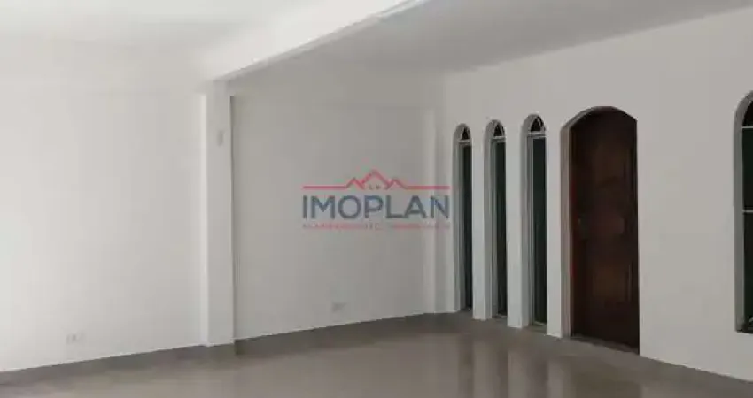 Oportunidade de casa comercial, muito bem localizada com 8 salas.